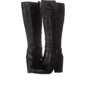 Black Boots with gold buckles (Naturalizer)🍁🍁🍁